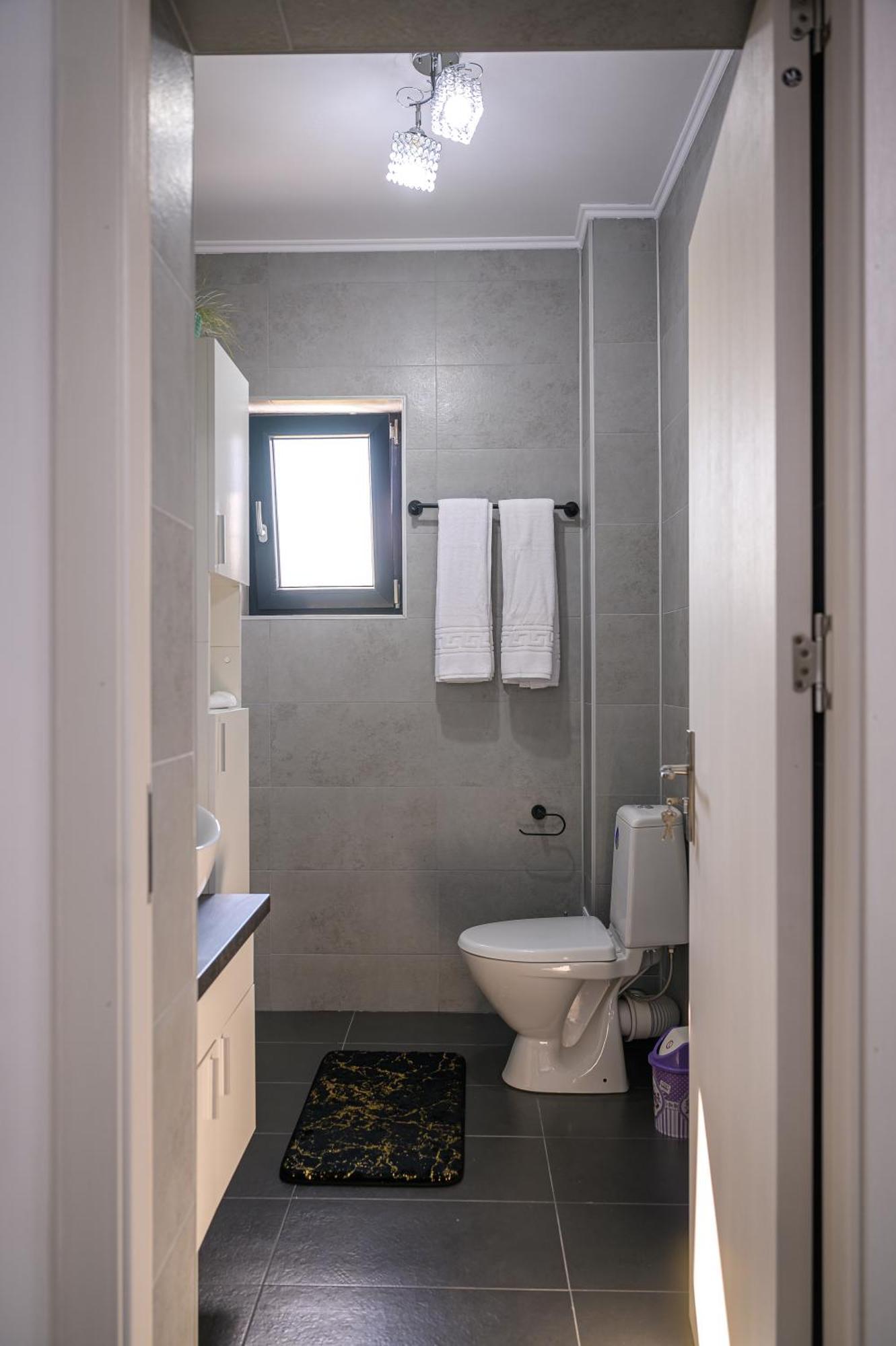 Apartmán Nina House Târgu Jiu Exteriér fotografie